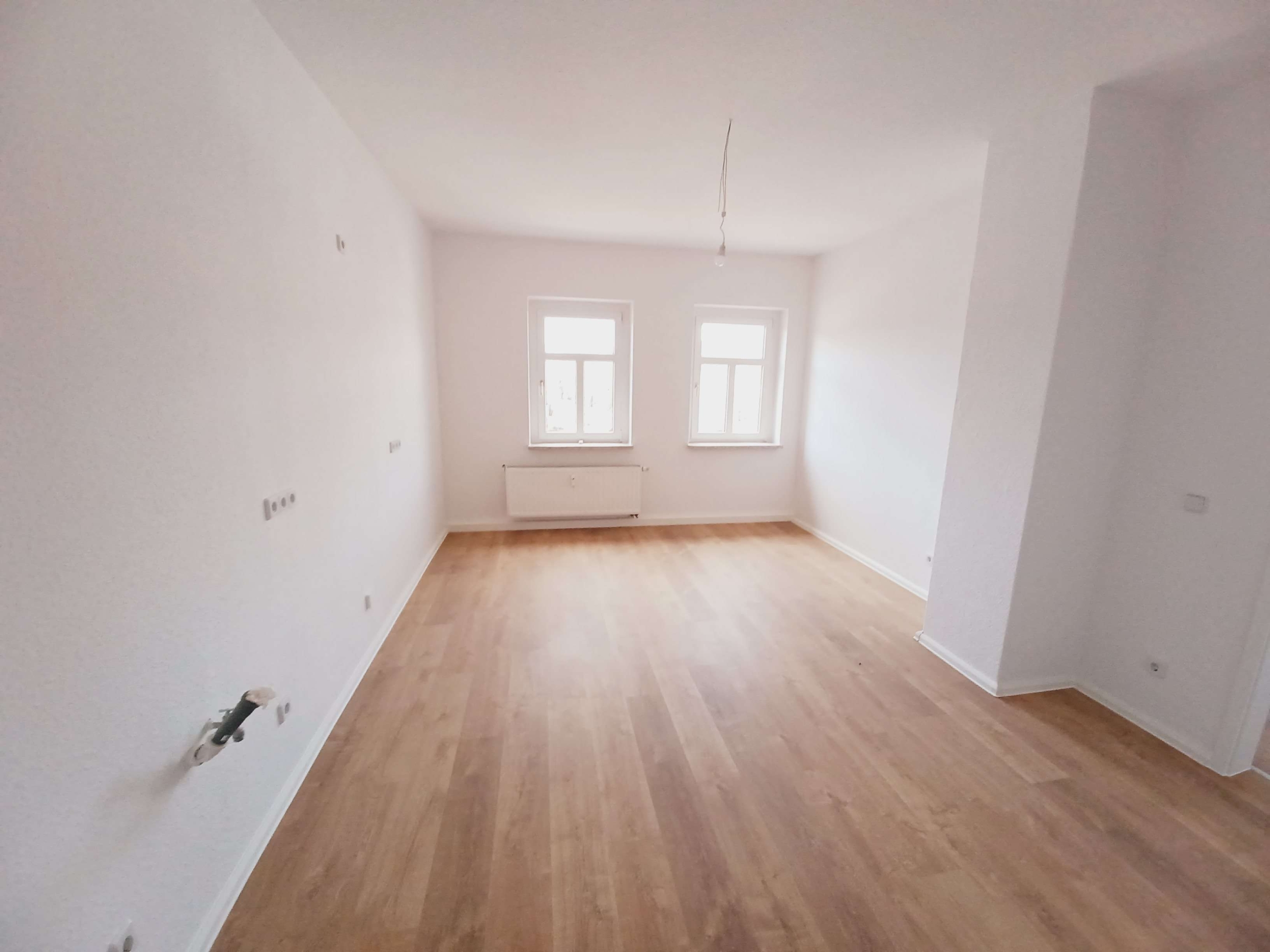 Über den Dächern der Stadt! Vollsanierte 4-Raum Altbauwohnung mit Charme sucht neue Mieter! in Klingenthal