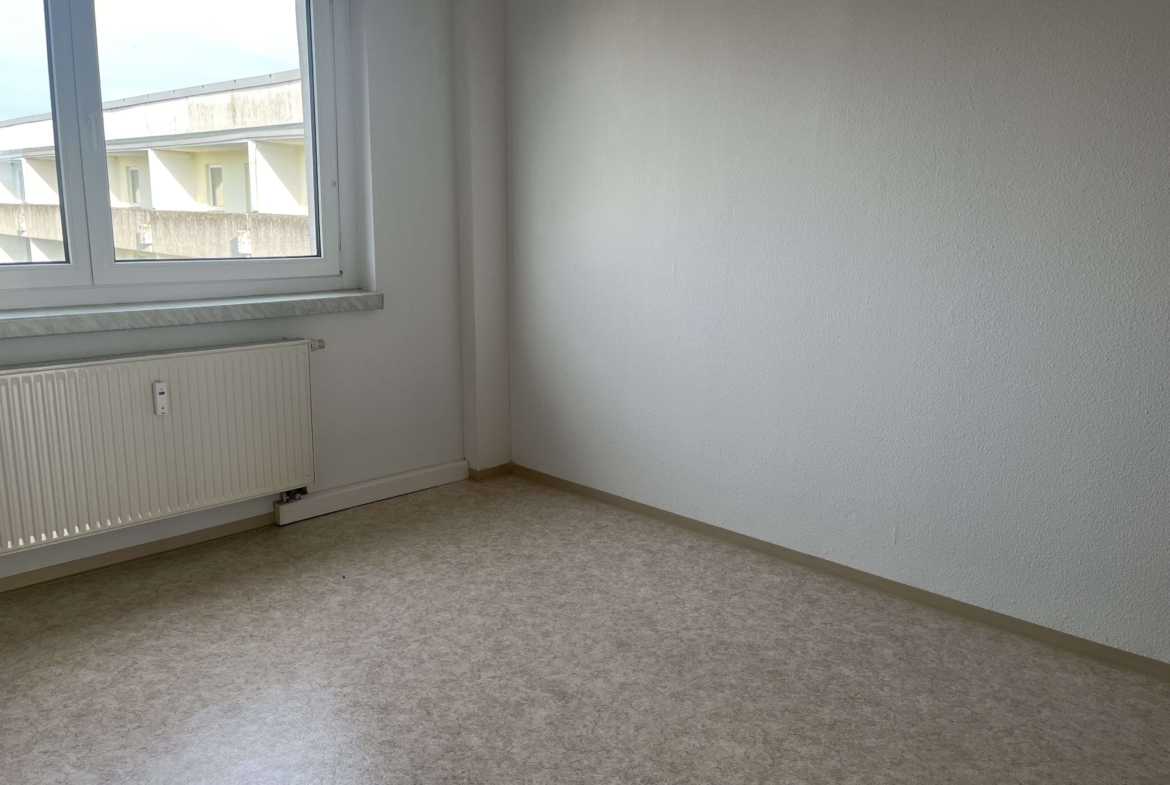 Charmante 2-Zimmer-Wohnung mit sonnigem Balkon im 4. OG in Königswartha