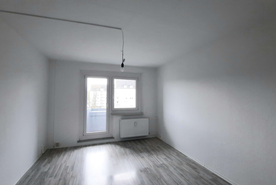 Schnell sein lohnt sich* Schöne 4-RaumWe mit Balkon, Dusche & EBK in Chemnitz