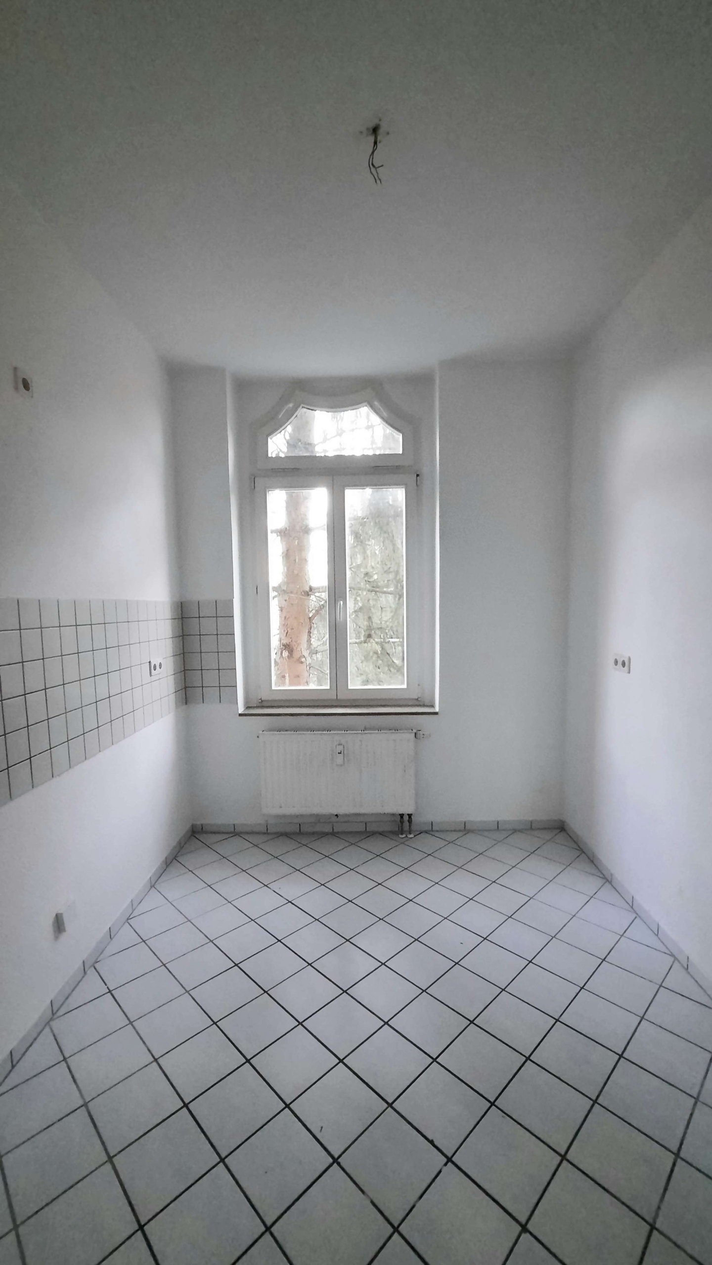1Monat kaltmietfrei - Schnell zugreifen* Schöne helle 2 RaumWE mit Badewanne in Glauchau