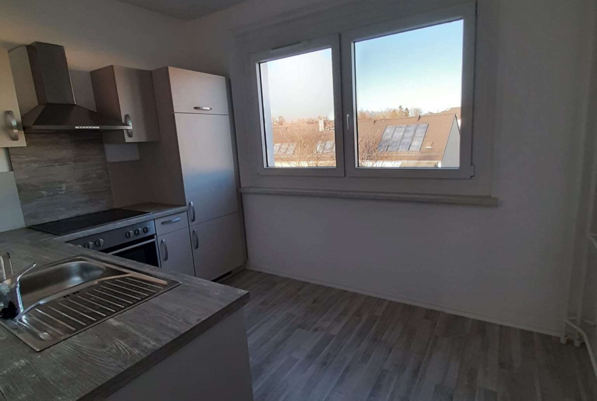 Großzügige 2-RaumWE mit Balkon, Badewanne und EBK in Chemnitz