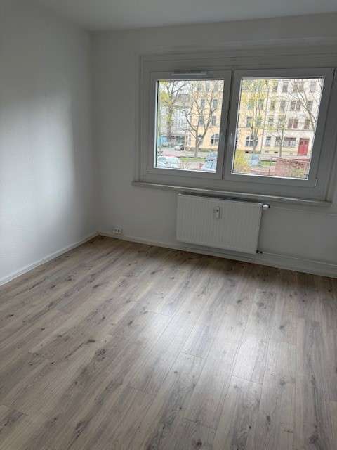 Schöne helle 4-Raum Wohnung mit Balkon & Badewanne in Chemnitz