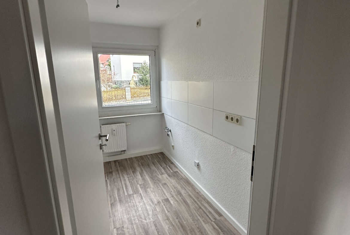 Schnell zugreifen* schöne 3 RaumWE mit Badewanne & Balkon in Wilkau-Haßlau