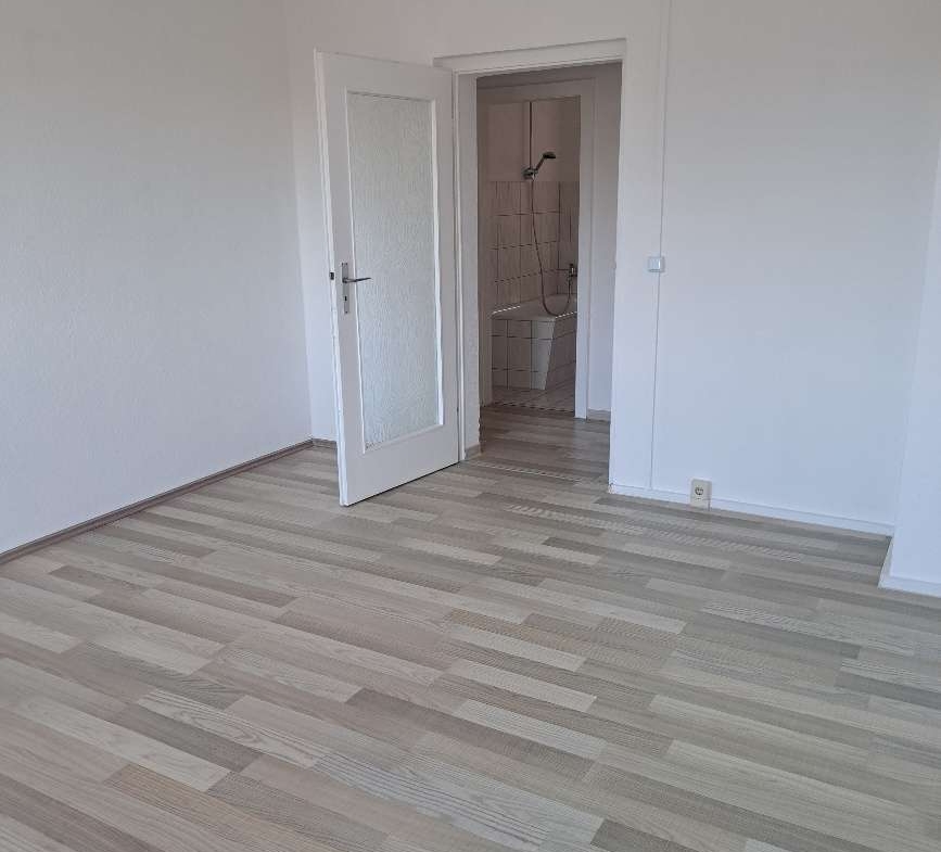 Schöne 3R-Wohnung mit Balkon & Badewanne sucht Sie! in Glauchau