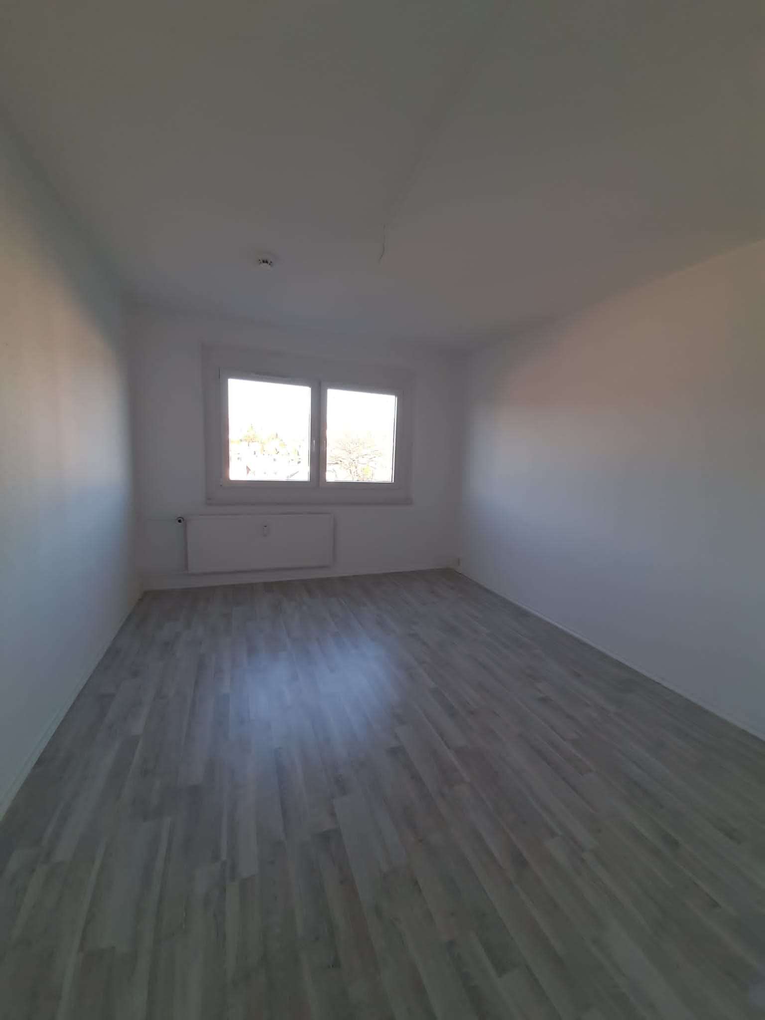 Großzügige 2-RaumWE mit Balkon, Badewanne und EBK in Chemnitz