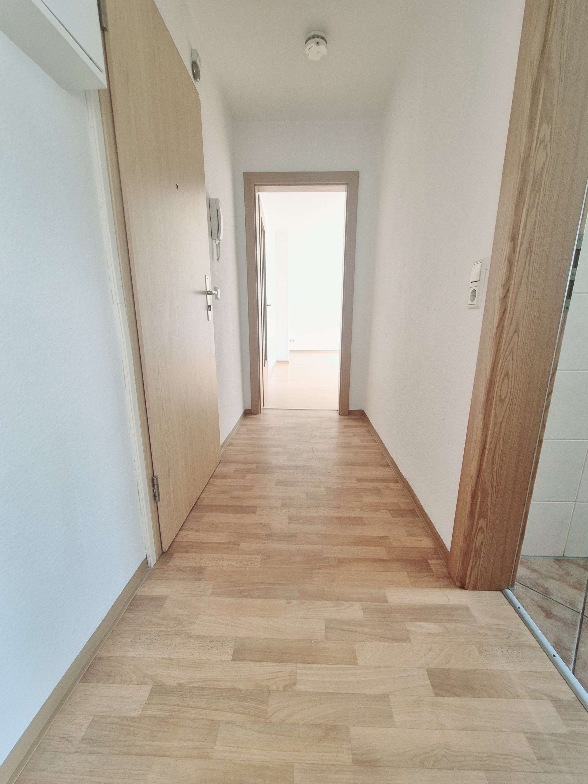 Großzügige 2-Raum-Wohnung mit Blick ins Grüne im Erdgeschoss + ausgebaute Kammer! in Klingenthal