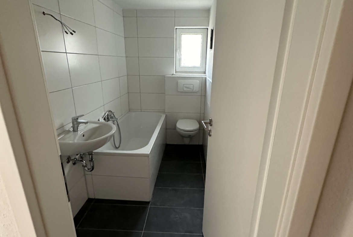 Schnell zugreifen* schöne 3 RaumWE mit Badewanne & Balkon in Wilkau-Haßlau