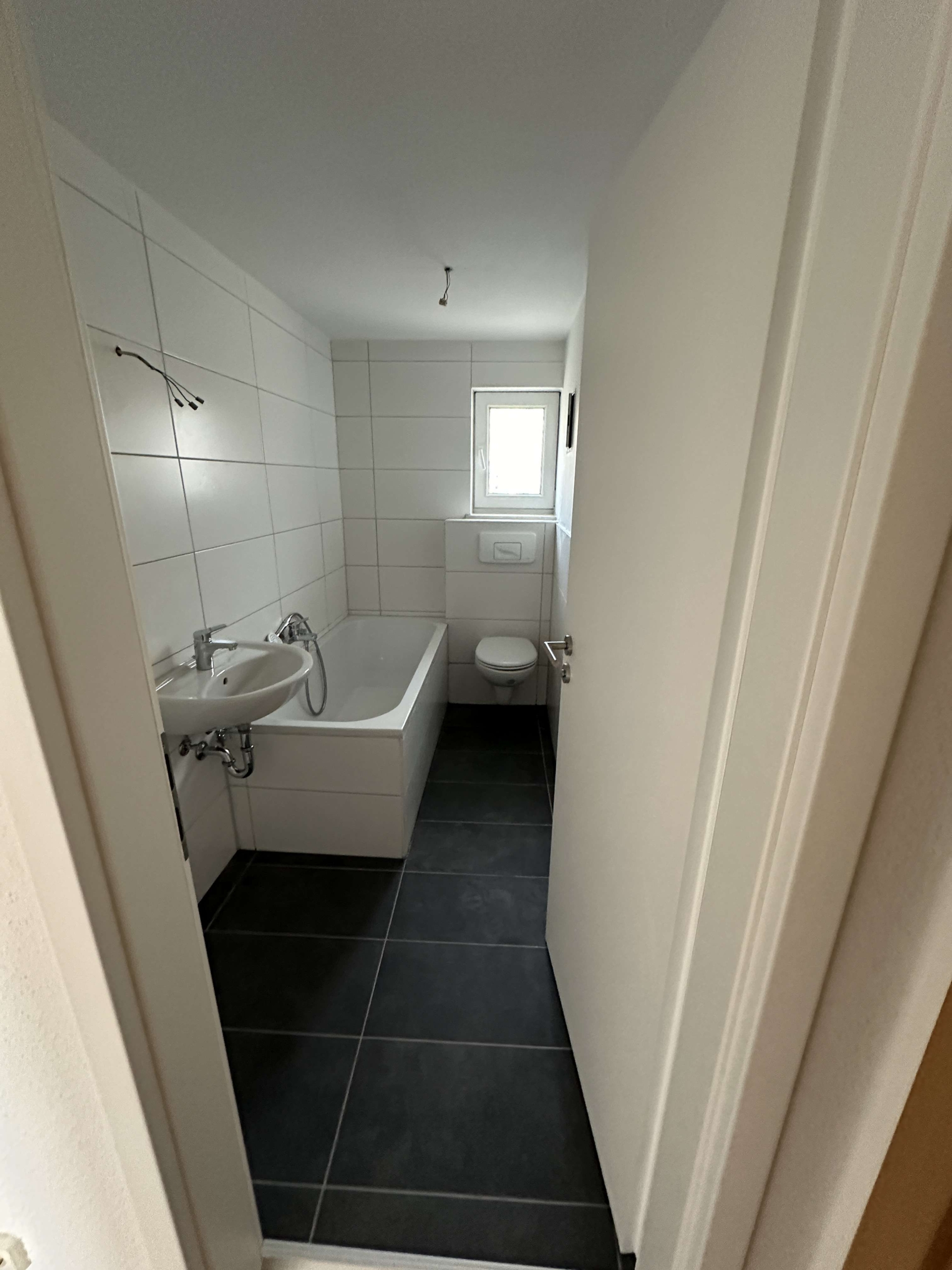 Schnell zugreifen* schöne 3 RaumWE mit Badewanne & Balkon in Wilkau-Haßlau
