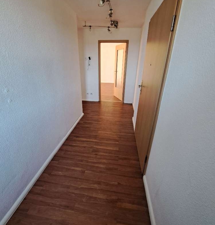 sonnige 2-Raum Wohnung mit Balkon im Dachgeschoss in Glauchau
