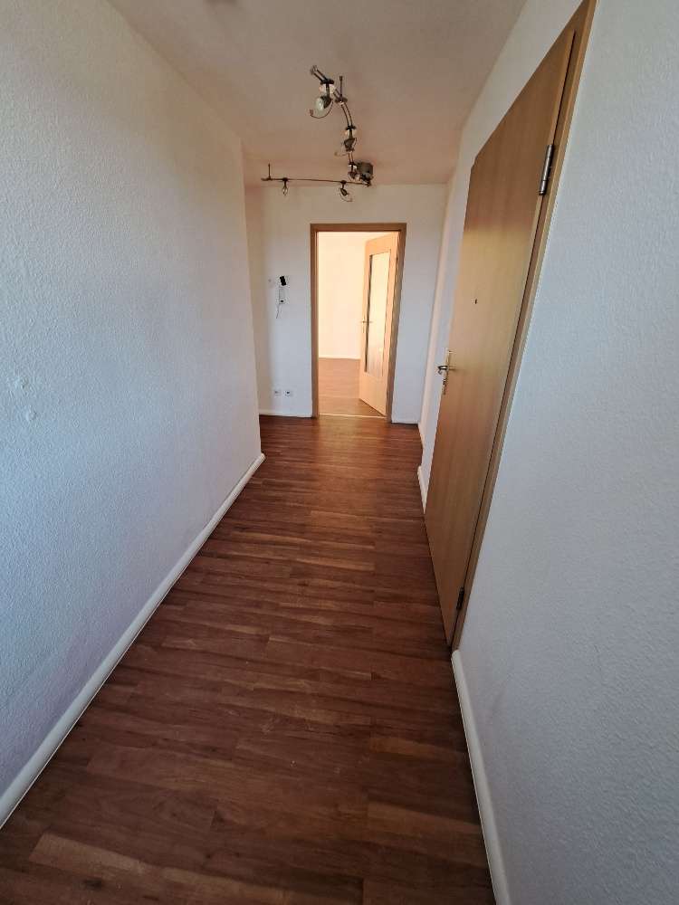 sonnige 2-Raum Wohnung mit Balkon im Dachgeschoss in Glauchau