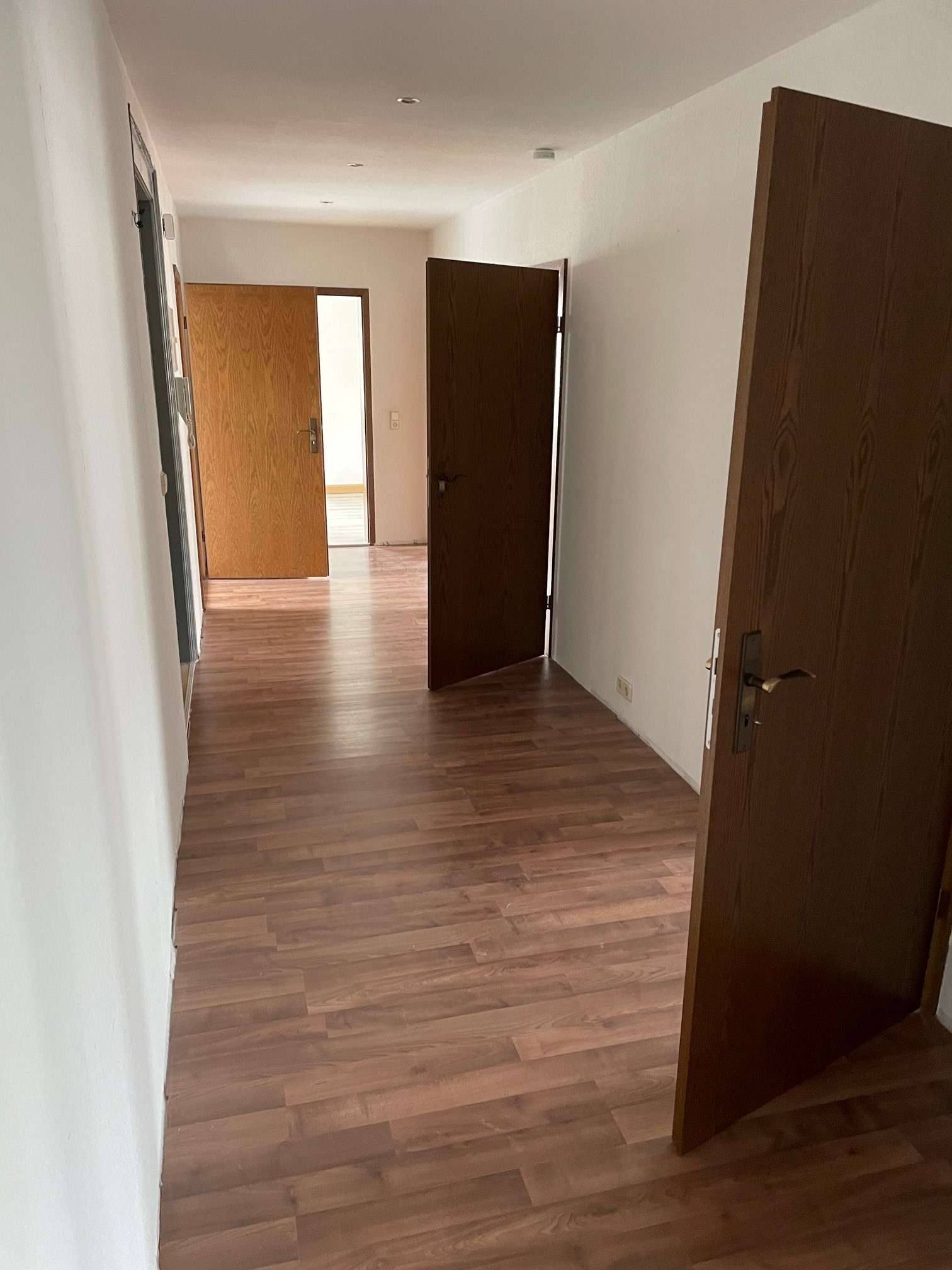 Viel Platz für Ihre Familie* 5Raum-WE mit Badewanne & Dusche in Limbach-Oberfrohna