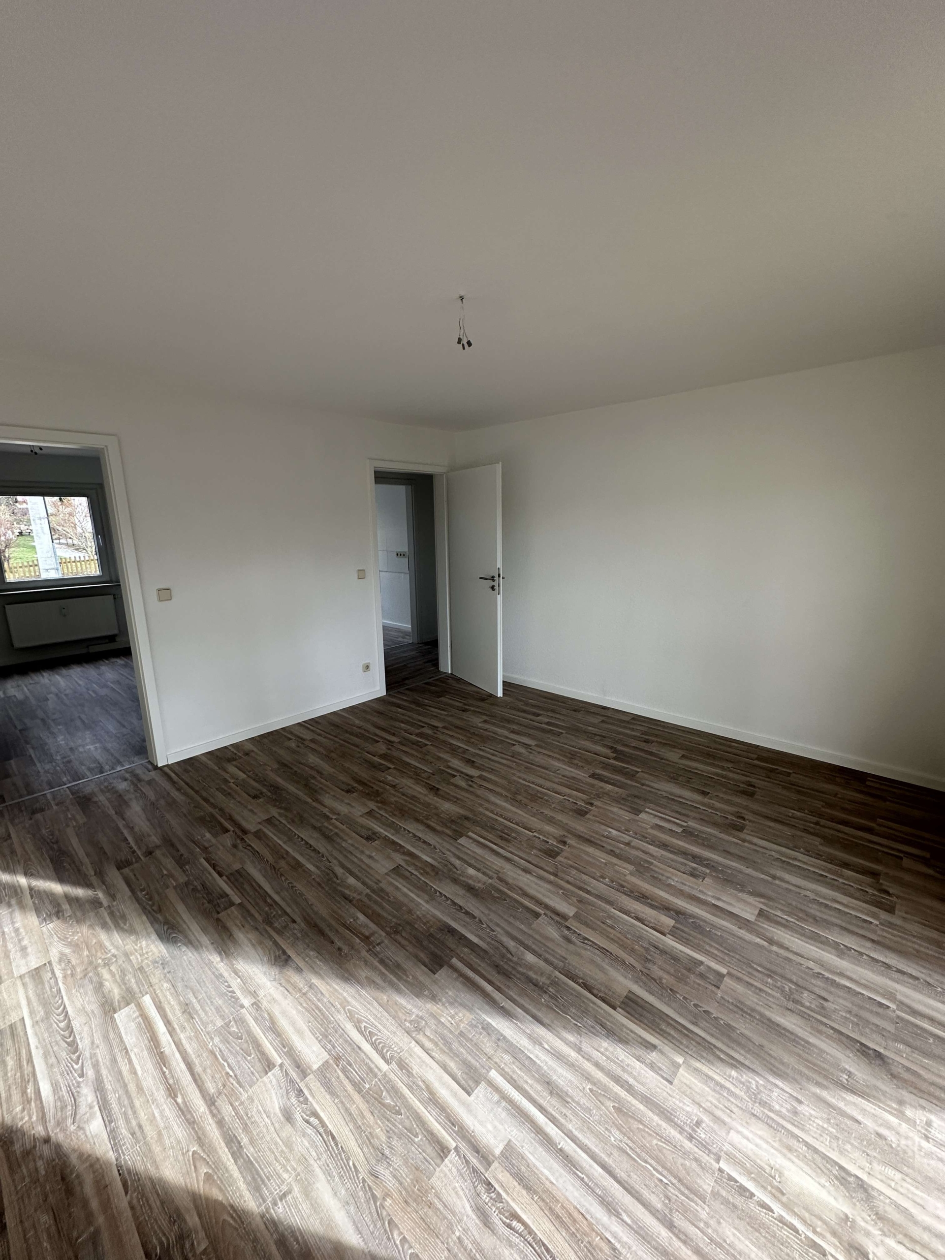 Schnell zugreifen* schöne 3 RaumWE mit Badewanne & Balkon in Wilkau-Haßlau