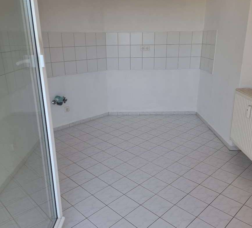 sonnige 2-Raum Wohnung mit Balkon im Dachgeschoss in Glauchau