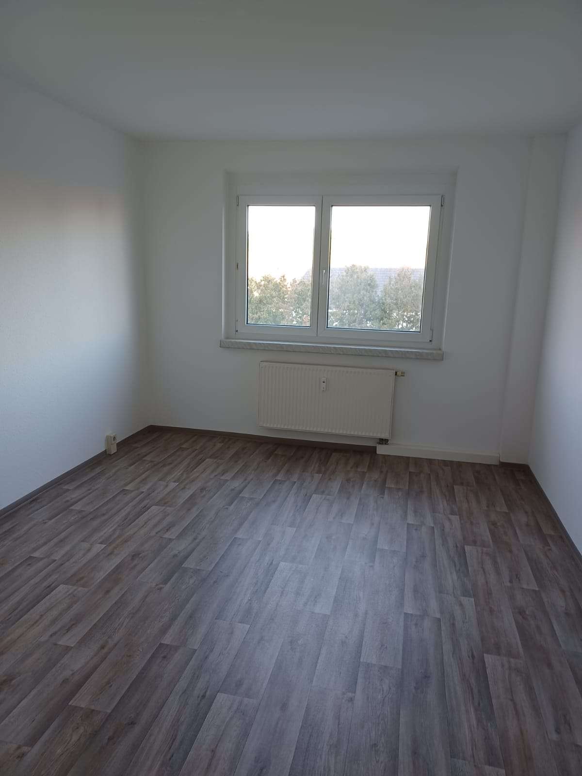 Du suchst eine moderne, sanierte 2-Zi-Wohnung in einer ruhigen Gegend? in Königswartha