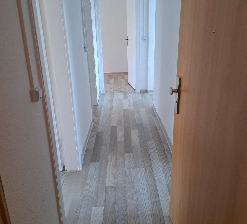 Schöne 3R-Wohnung mit Balkon & Badewanne sucht Sie! in Glauchau
