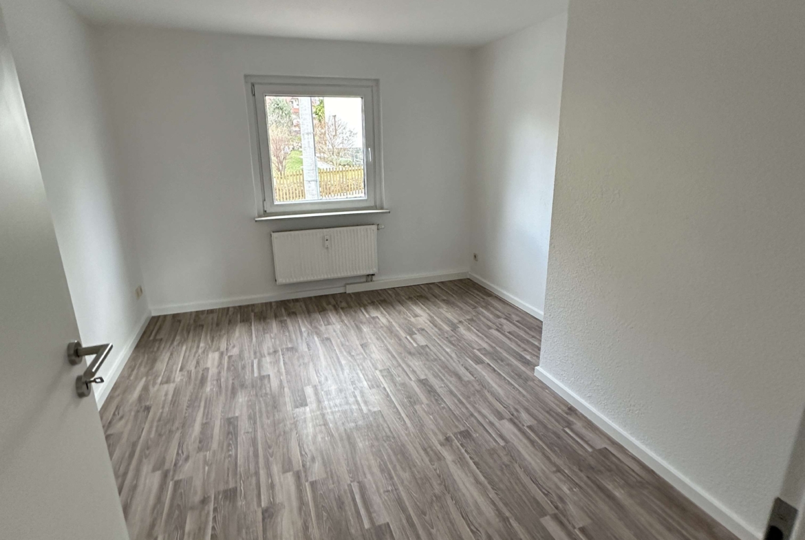 Schnell zugreifen* schöne 3 RaumWE mit Badewanne & Balkon in Wilkau-Haßlau
