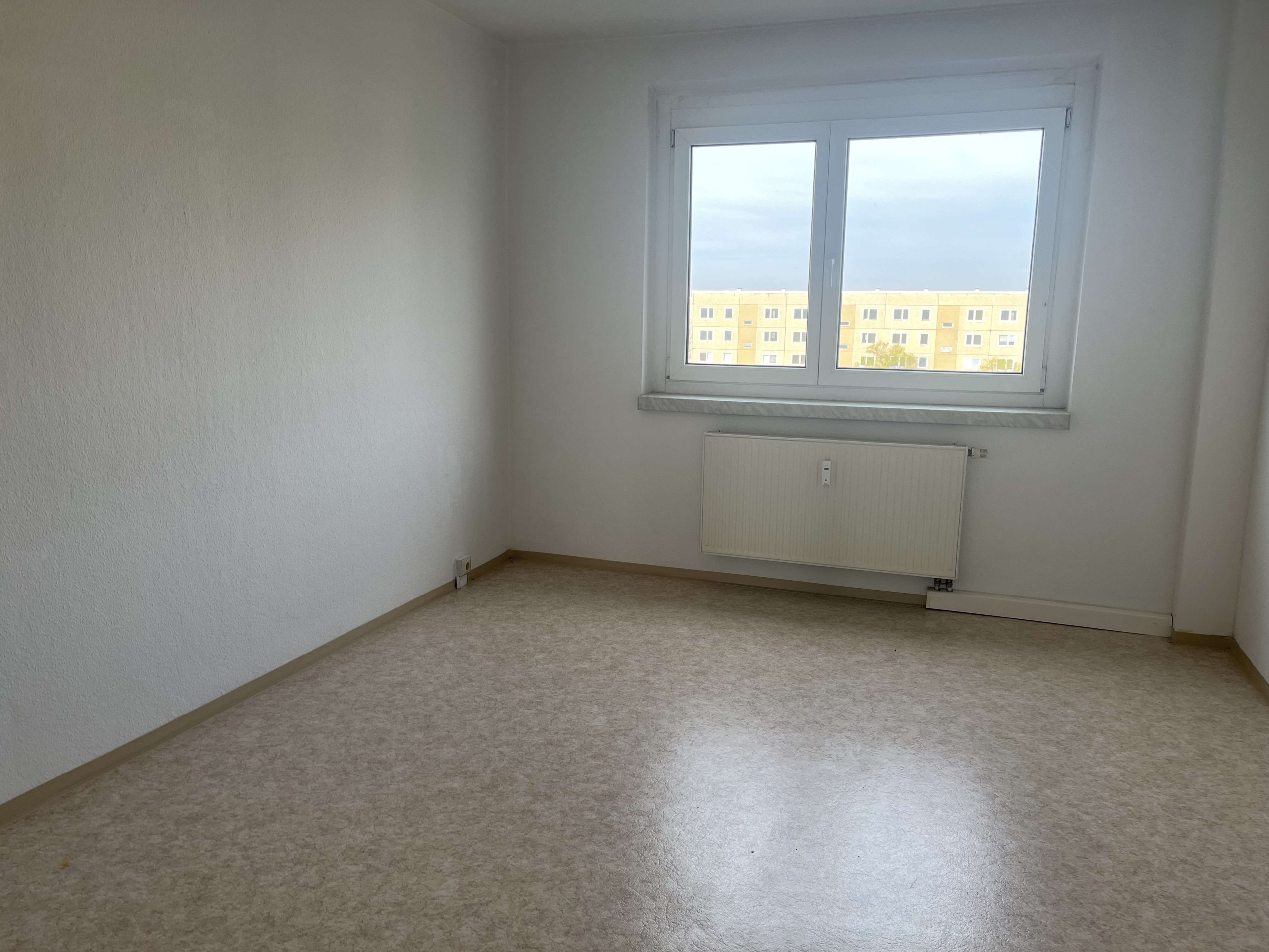 Charmante 2-Zimmer-Wohnung mit sonnigem Balkon im 4. OG in Königswartha