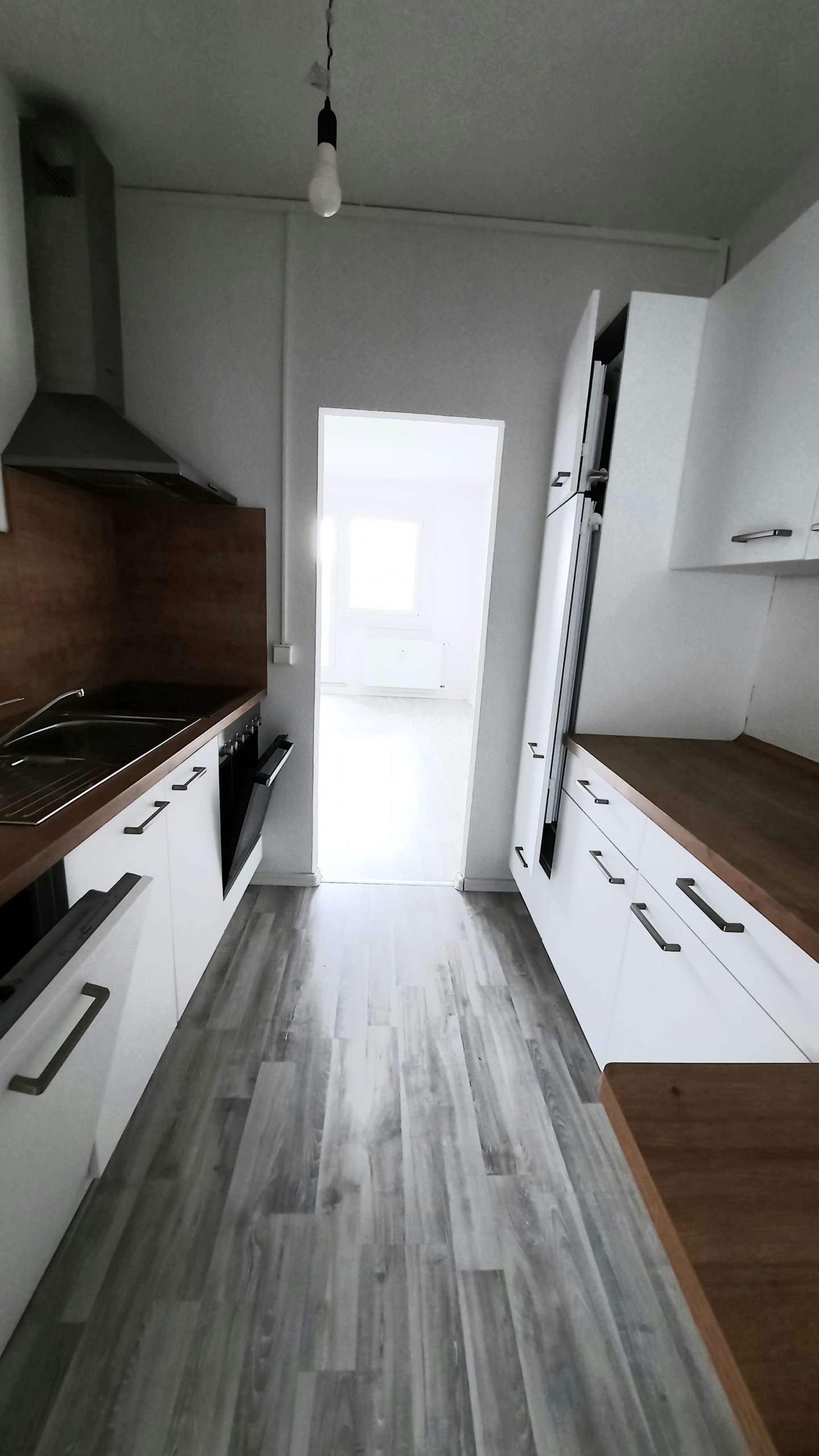 Schnell sein lohnt sich* Schöne 4-RaumWe mit Balkon, Dusche & EBK in Chemnitz