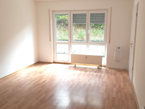 Großzügige 3-Raum-Wohnung im Grünen mit offener Küche und schöner Terrasse