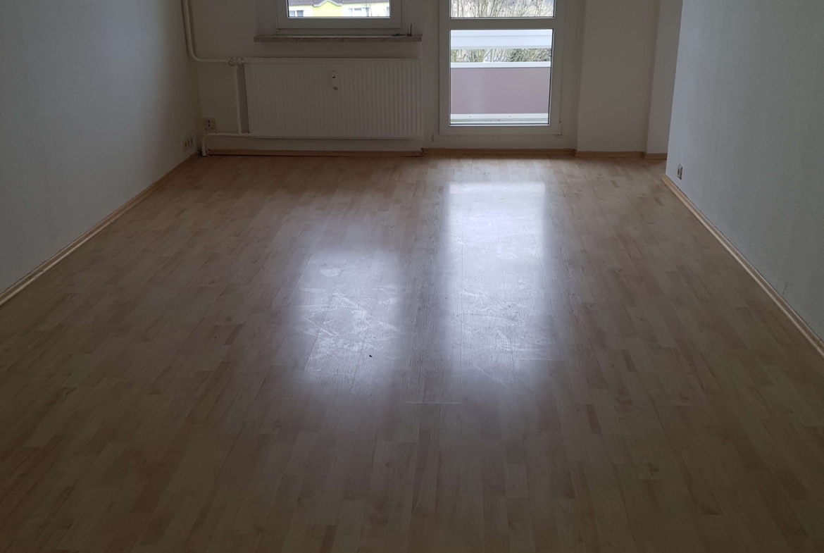 Günstige 3-Raum-Wohnung mit Traum-Ausblick und Balkon! in Klingenthal