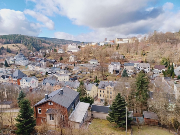 Über den Dächern der Stadt! Vollsanierte 4-Raum Altbauwohnung mit Charme sucht neue Mieter! in Klingenthal