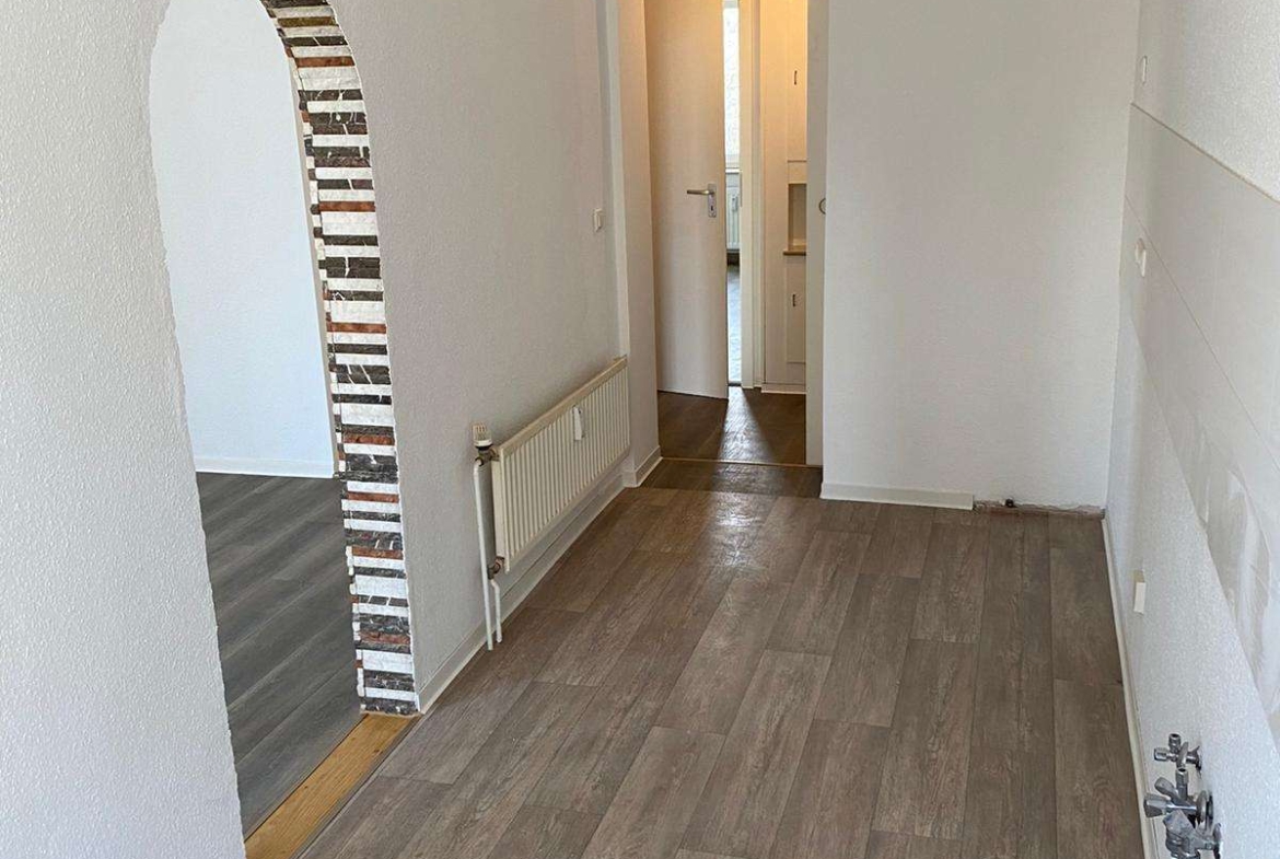 Aufgepasst!* verkehrsgünstig gelegene große 2 RaumWe mit Badewanne in Zwickau