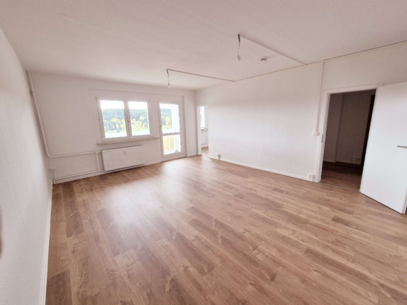 4-Raum-Wohnung mit Balkon, frisch saniert mit Traum-Ausblick! Jetzt besichtigen! in Klingenthal