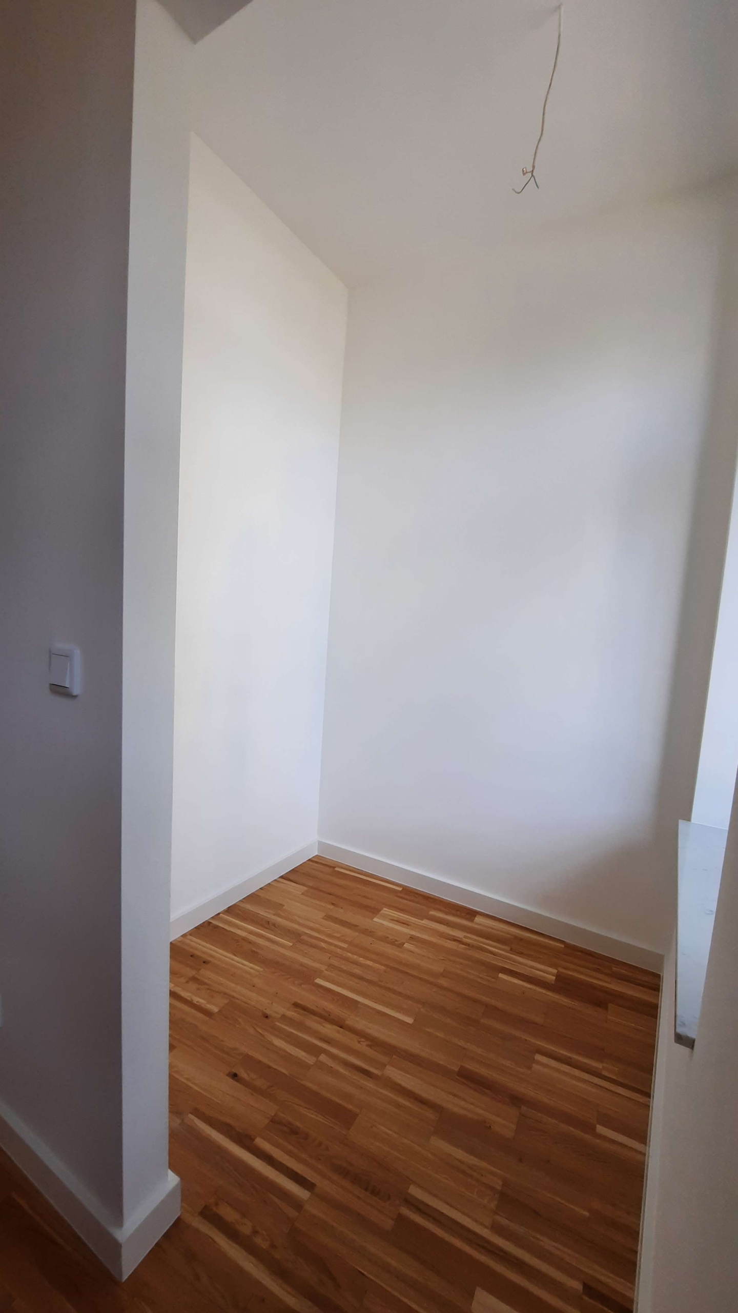 2 RaumWE mit Dusche und Fußbodenheizung sucht Sie! in Chemnitz