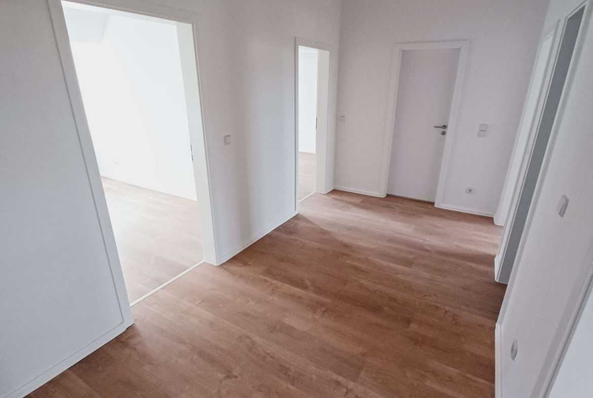 Über den Dächern der Stadt! Vollsanierte 4-Raum Altbauwohnung mit Charme sucht neue Mieter! in Klingenthal