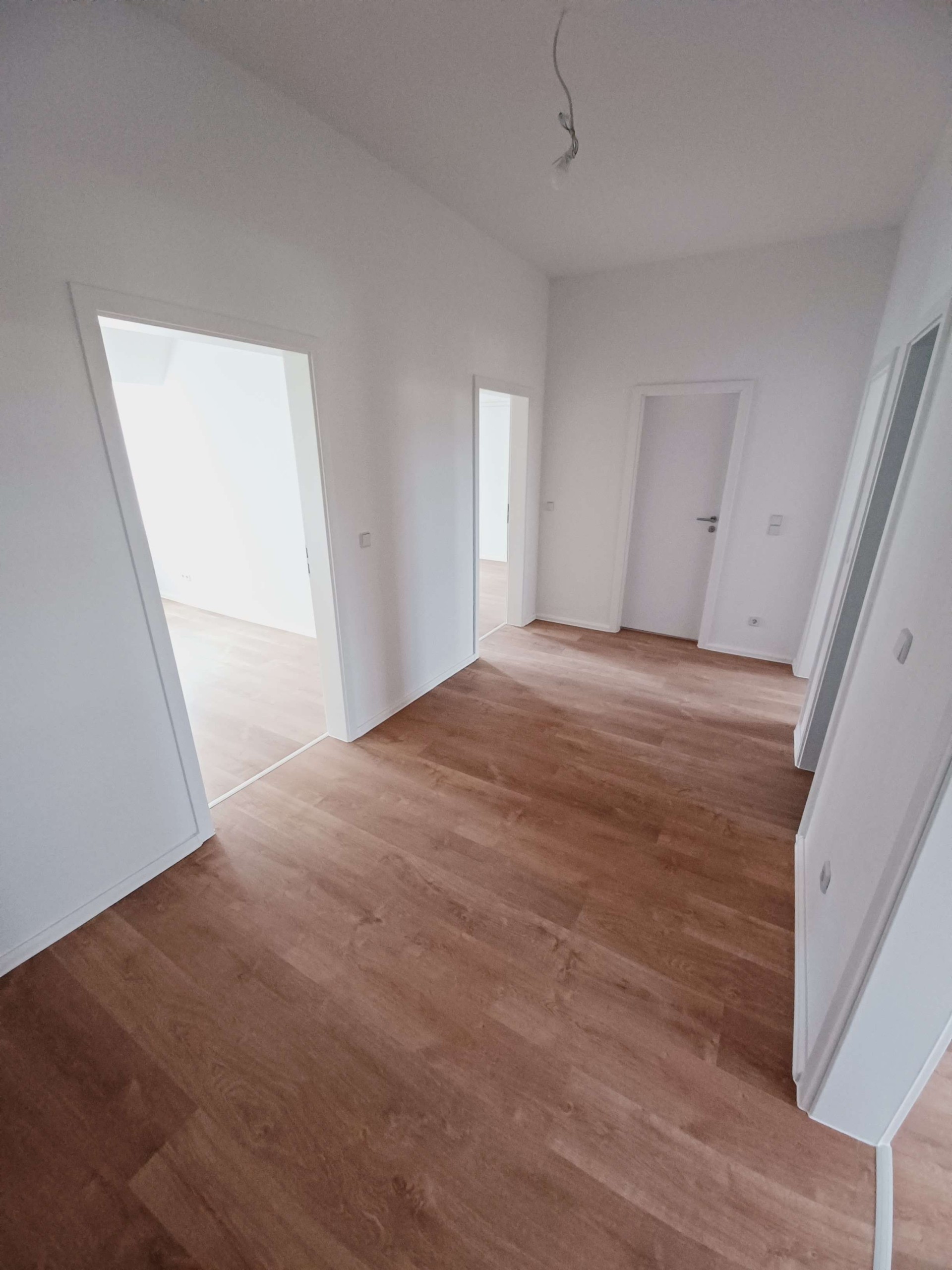 Über den Dächern der Stadt! Vollsanierte 4-Raum Altbauwohnung mit Charme sucht neue Mieter! in Klingenthal