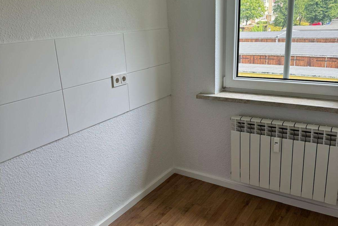Aufgepasst!* Kleine 2-Raum Wohnung mit Wanne sucht neuen Bewohner in Glauchau