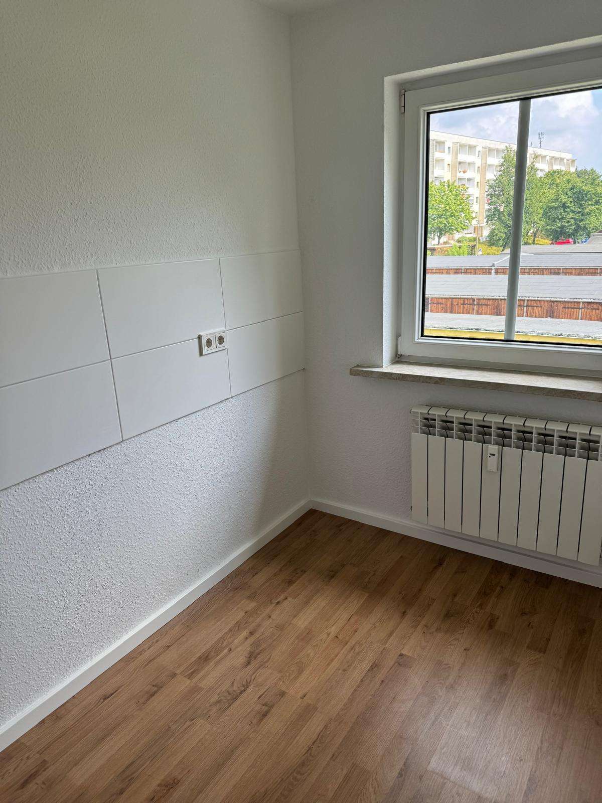 Aufgepasst!* Kleine 2-Raum Wohnung mit Wanne sucht neuen Bewohner in Glauchau