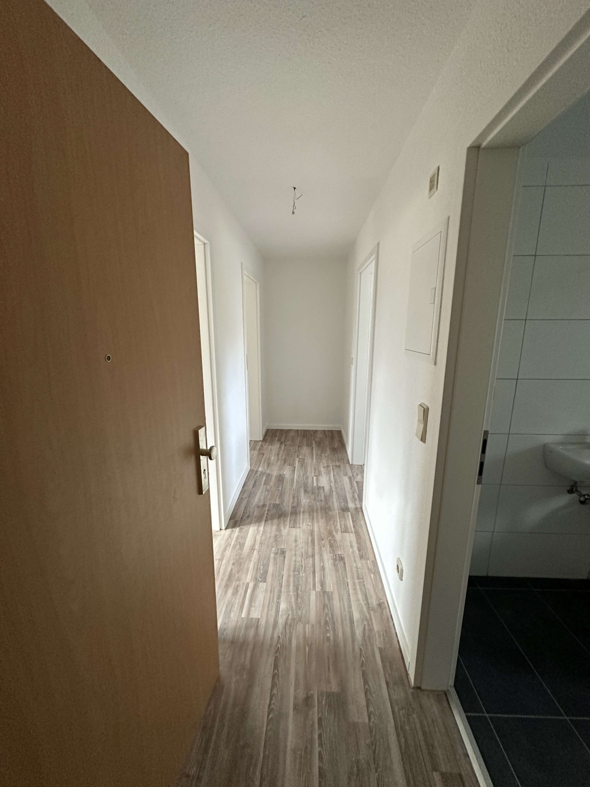 Schnell zugreifen* schöne 3 RaumWE mit Badewanne & Balkon in Wilkau-Haßlau