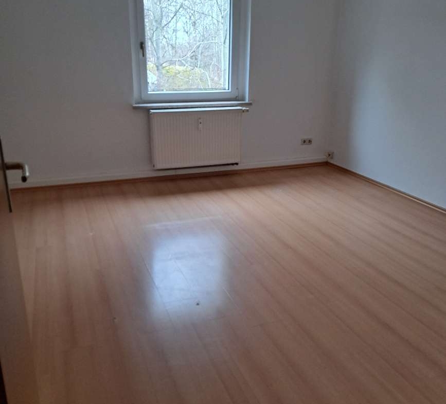 Schnell zugreifen* 4 RaumWE mit Badewanne zu vermieten in Werdau