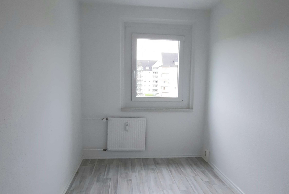 Schnell sein lohnt sich* Schöne 4-RaumWe mit Balkon, Dusche & EBK in Chemnitz