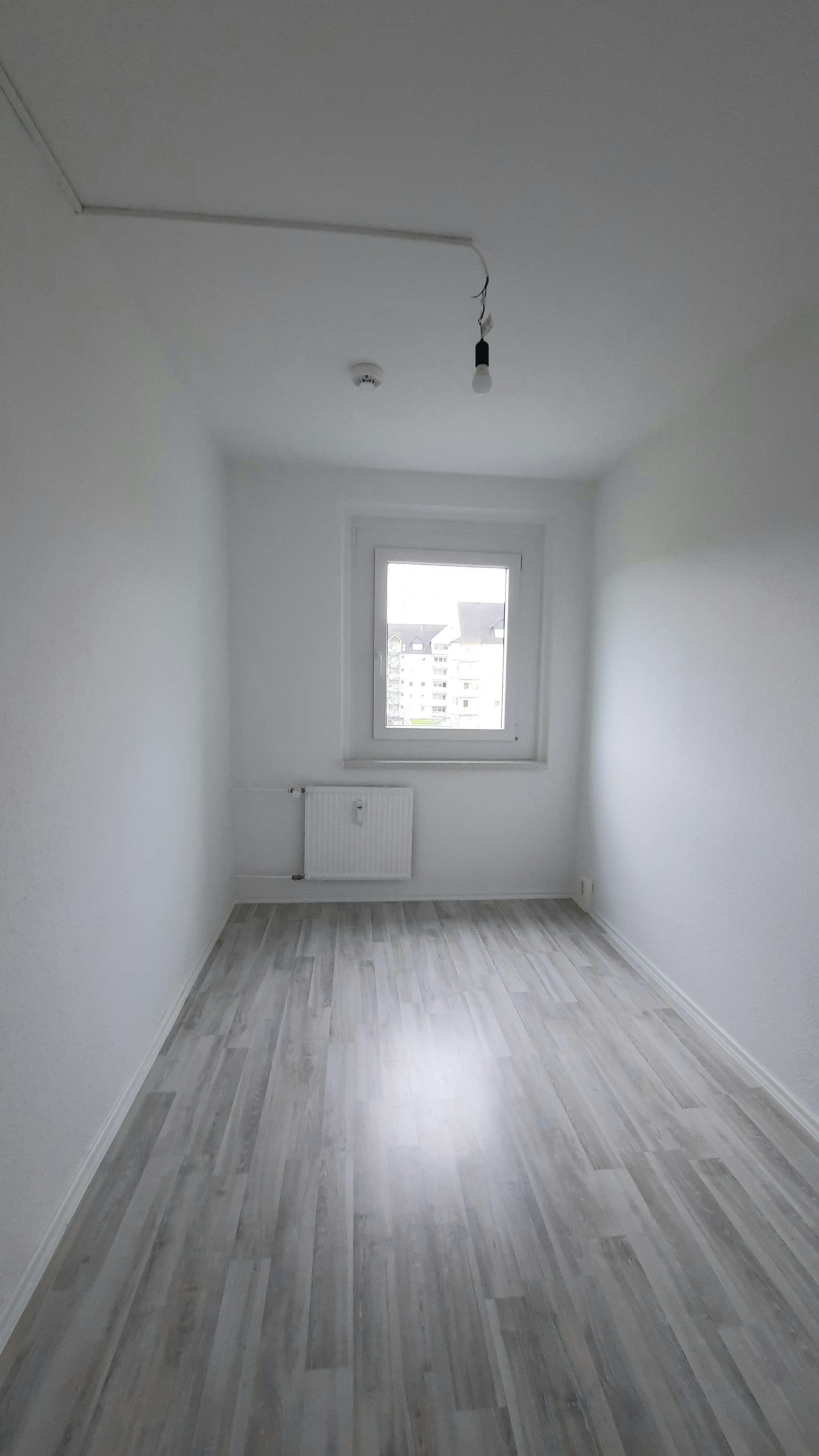 Schnell sein lohnt sich* Schöne 4-RaumWe mit Balkon, Dusche & EBK in Chemnitz