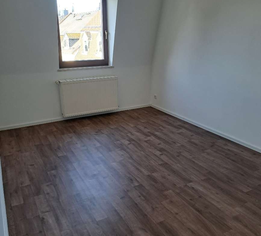 Schöne helle 4-R Wohnung im Dachgeschoss! in Glauchau