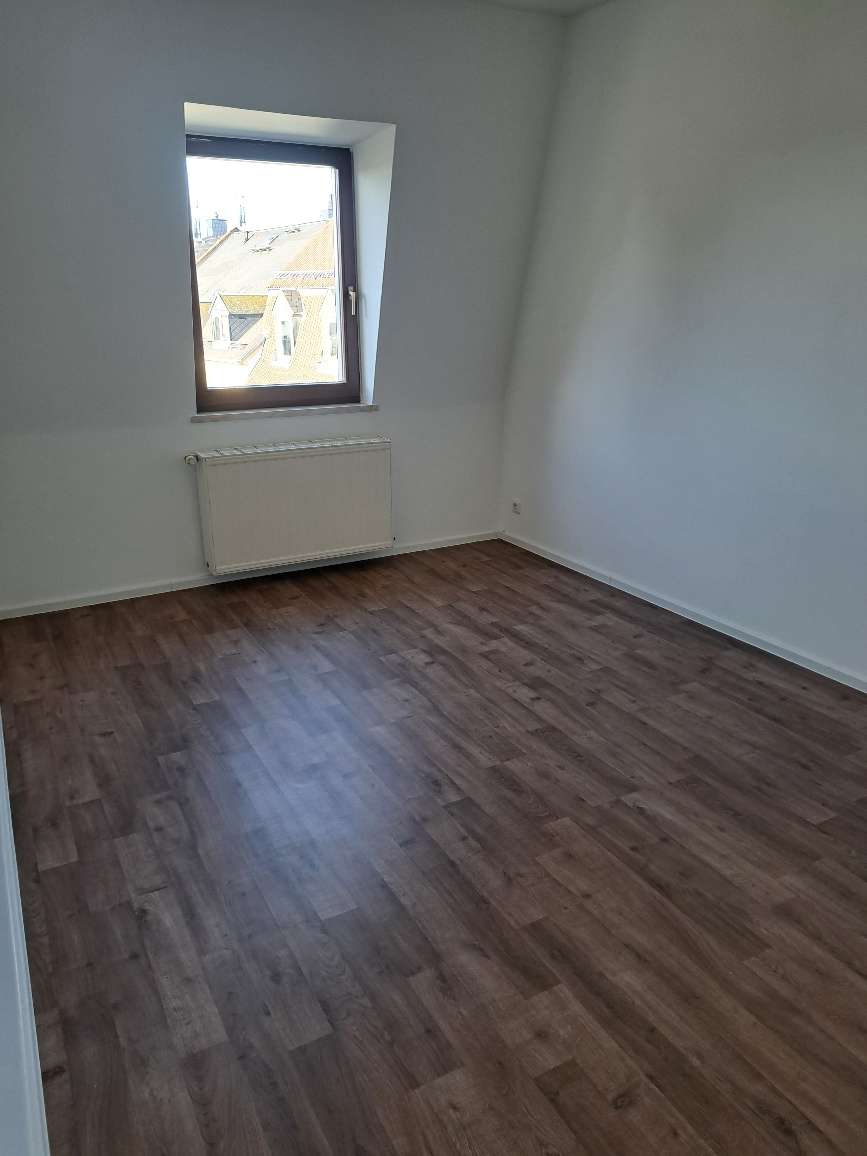 Schöne helle 4-R Wohnung im Dachgeschoss! in Glauchau
