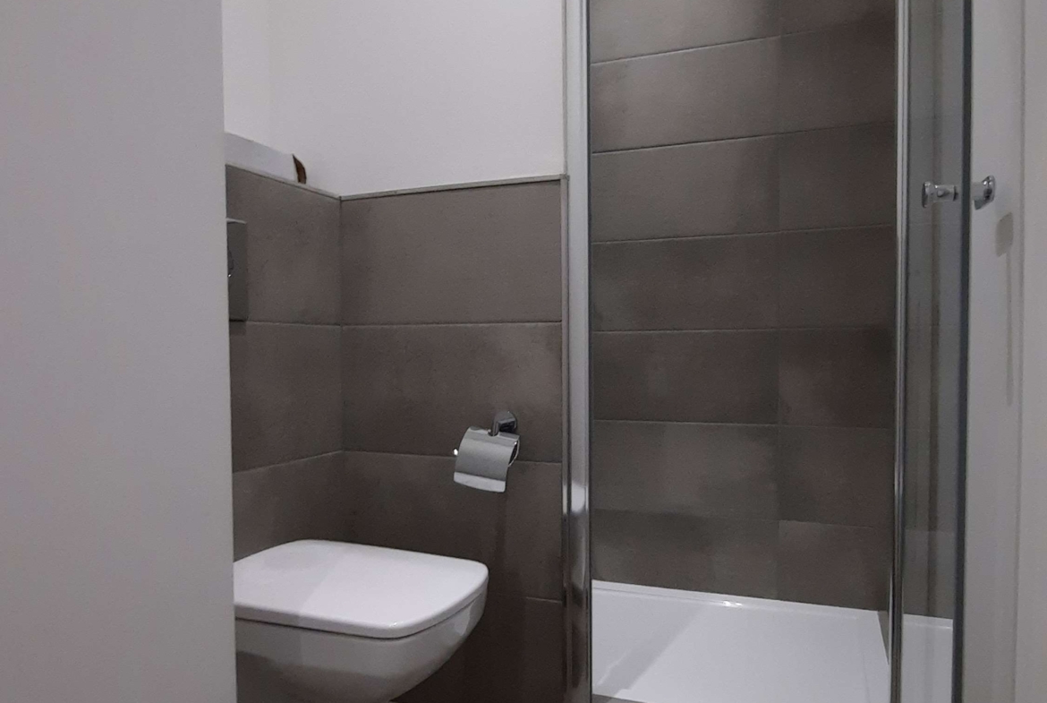 2 RaumWE mit Dusche und Fußbodenheizung sucht Sie! in Chemnitz