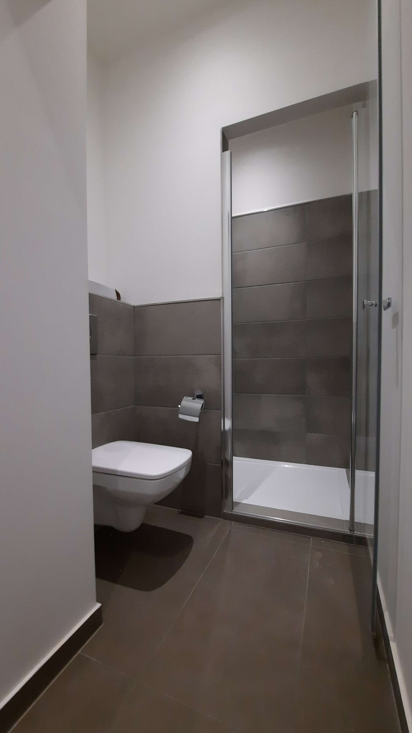 2 RaumWE mit Dusche und Fußbodenheizung sucht Sie! in Chemnitz