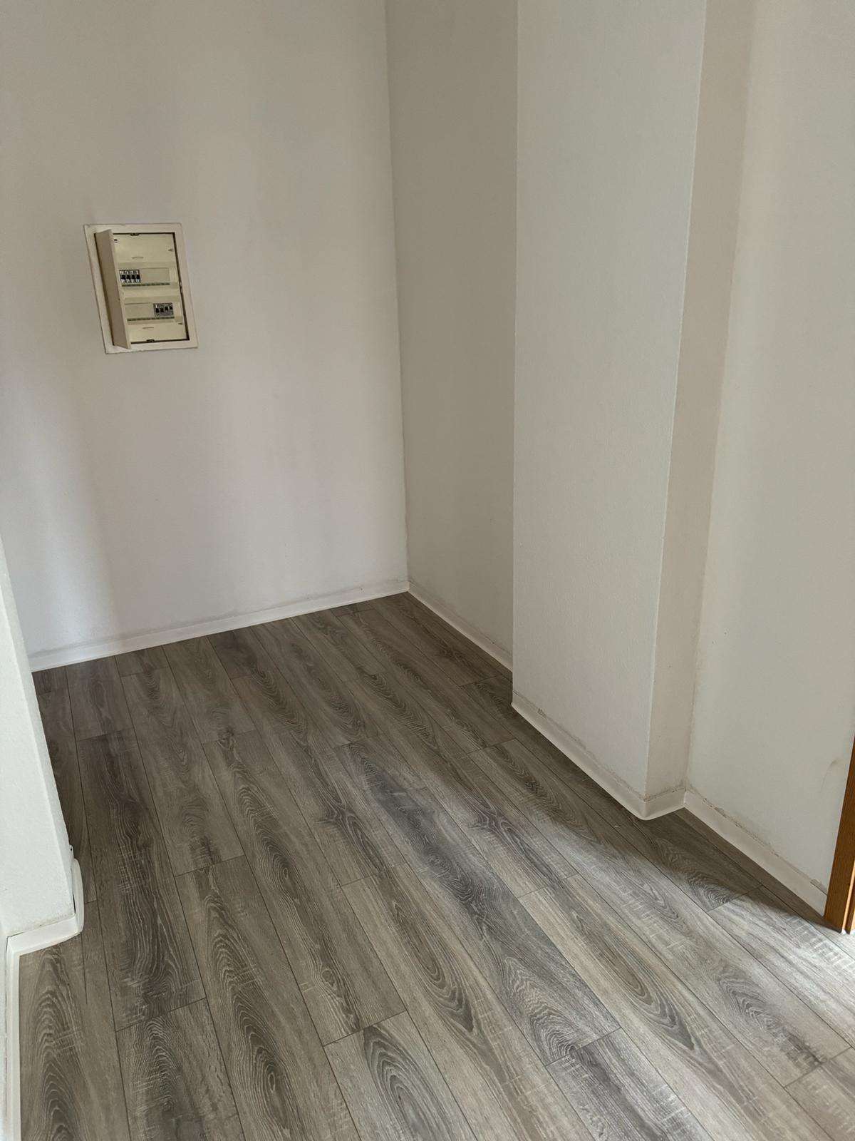 1 Monat Kaltmietfrei* Gemütliche 2 RaumWE mit Dusche in Meerane