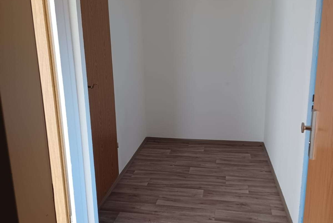 Du suchst eine moderne, sanierte 2-Zi-Wohnung in einer ruhigen Gegend? in Königswartha
