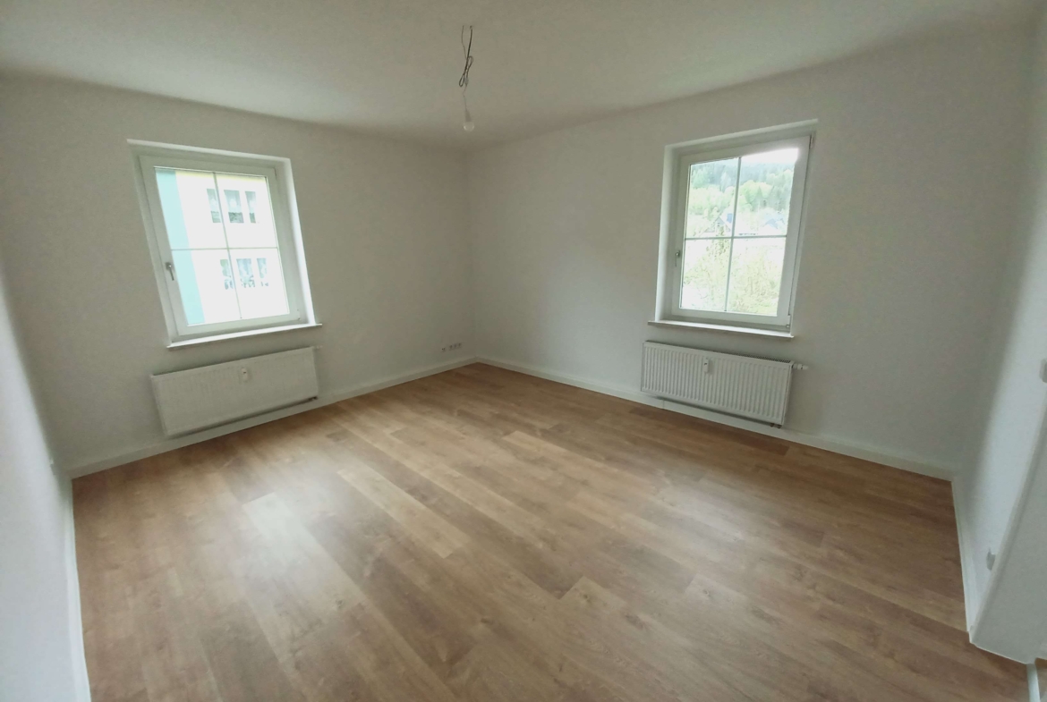 TOP-Sanierte 3-Raum-Wohnung im Erdgeschoss in guter Lage sucht neue Mieter! Jetzt besichtigen! in Klingenthal