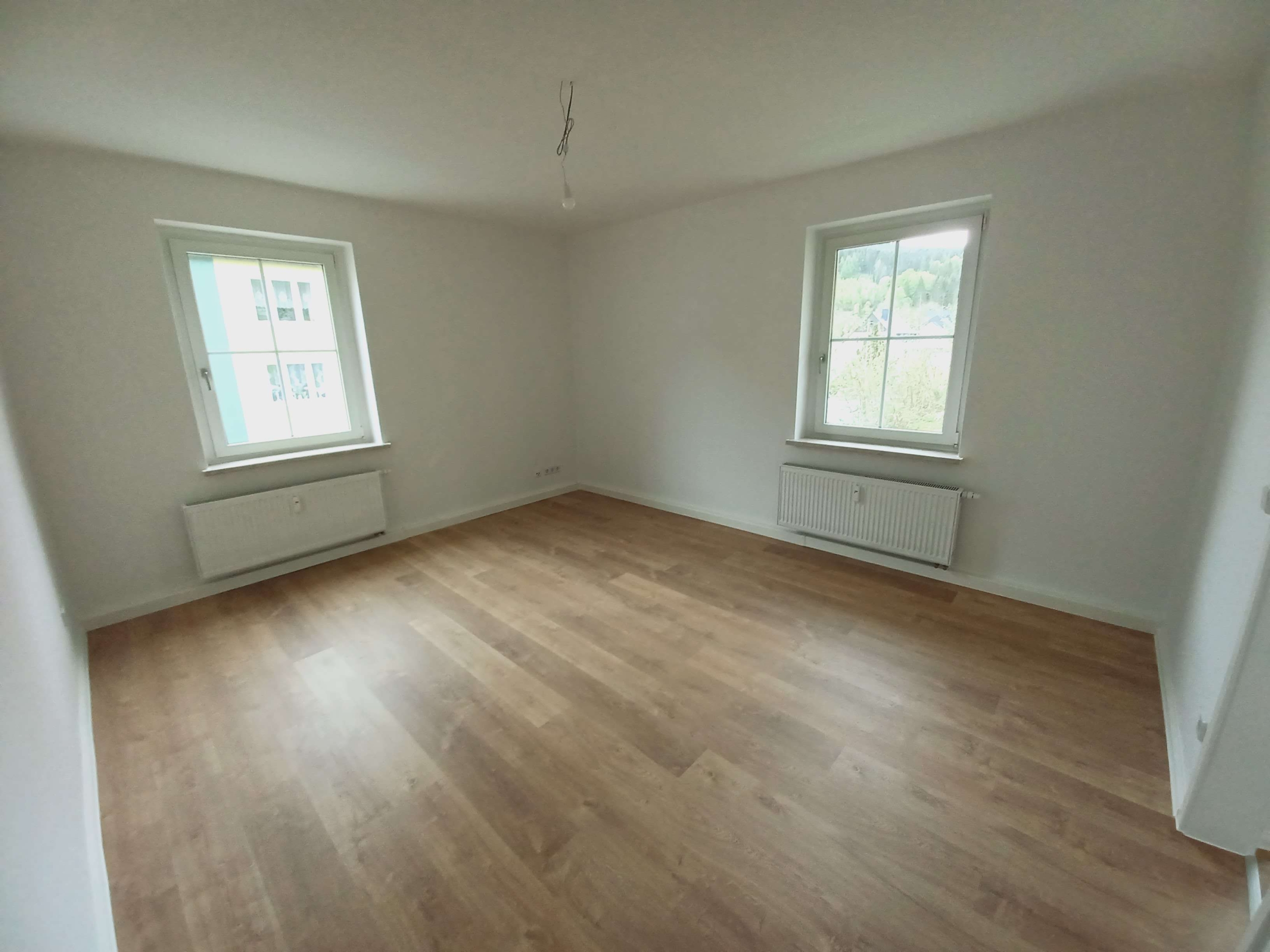 TOP-Sanierte 3-Raum-Wohnung im Erdgeschoss in guter Lage sucht neue Mieter! Jetzt besichtigen! in Klingenthal