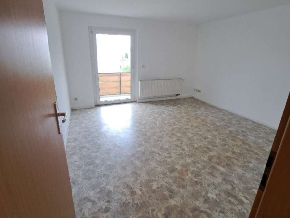 Schnell zugreifen* Schöne helle 3 RaumWE mit Balkon sucht Sie! in Wilkau-Haßlau