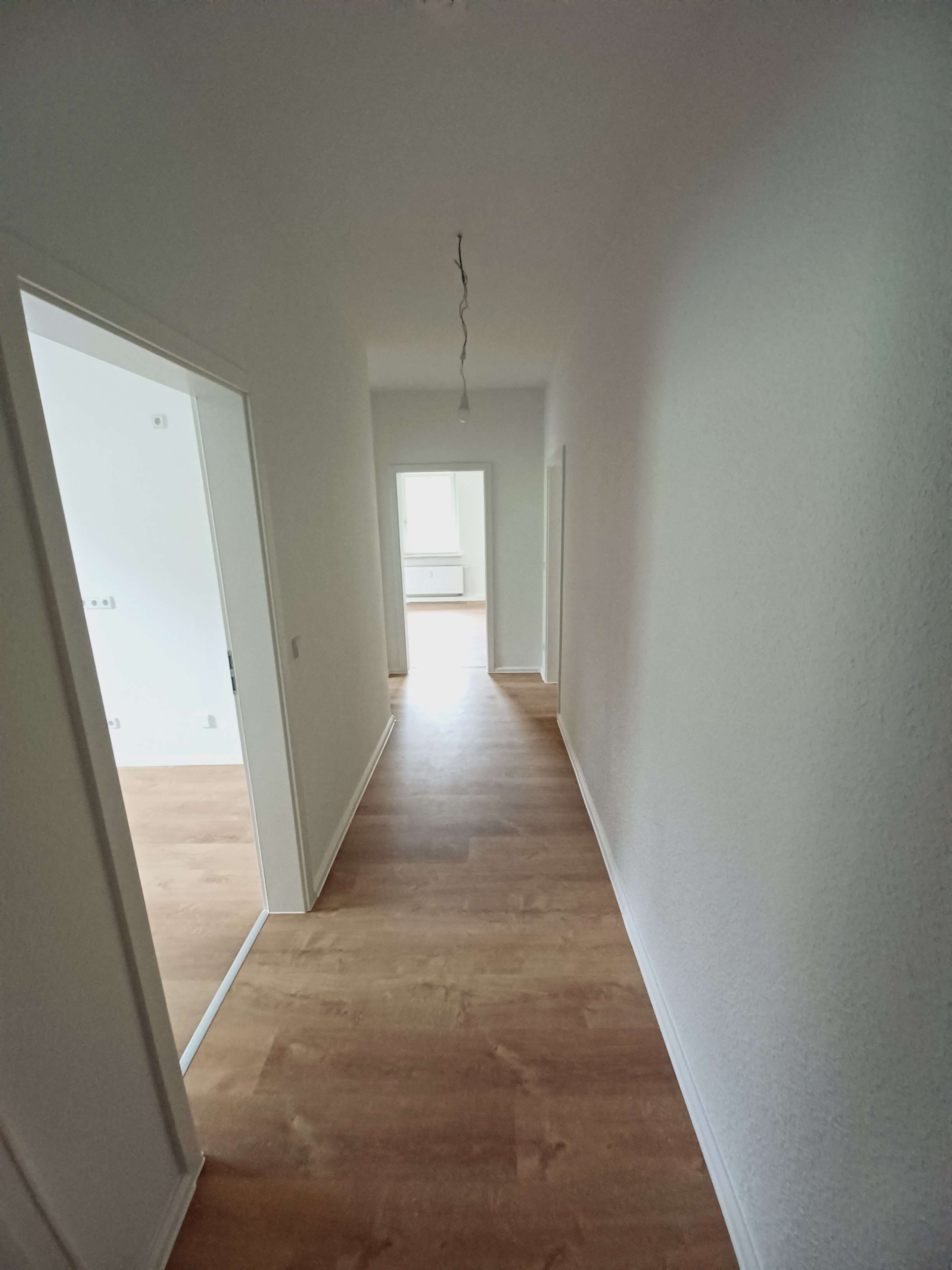 TOP-Sanierte 3-Raum-Wohnung im Erdgeschoss in guter Lage sucht neue Mieter! Jetzt besichtigen! in Klingenthal