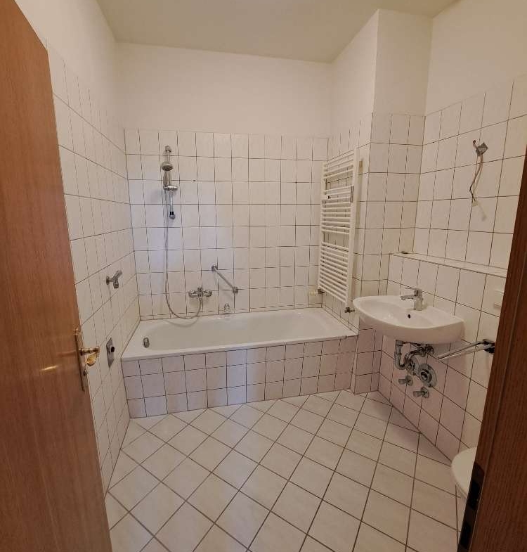 Schnell zugreifen* Schöne helle 2 RaumWE mit Badewanne in Glauchau
