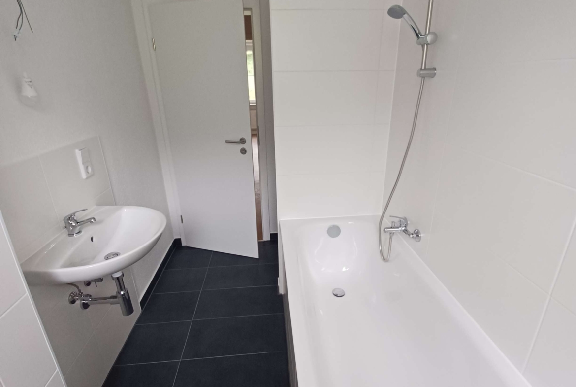 TOP-Sanierte 3-Raum-Wohnung im Erdgeschoss in guter Lage sucht neue Mieter! Jetzt besichtigen! in Klingenthal