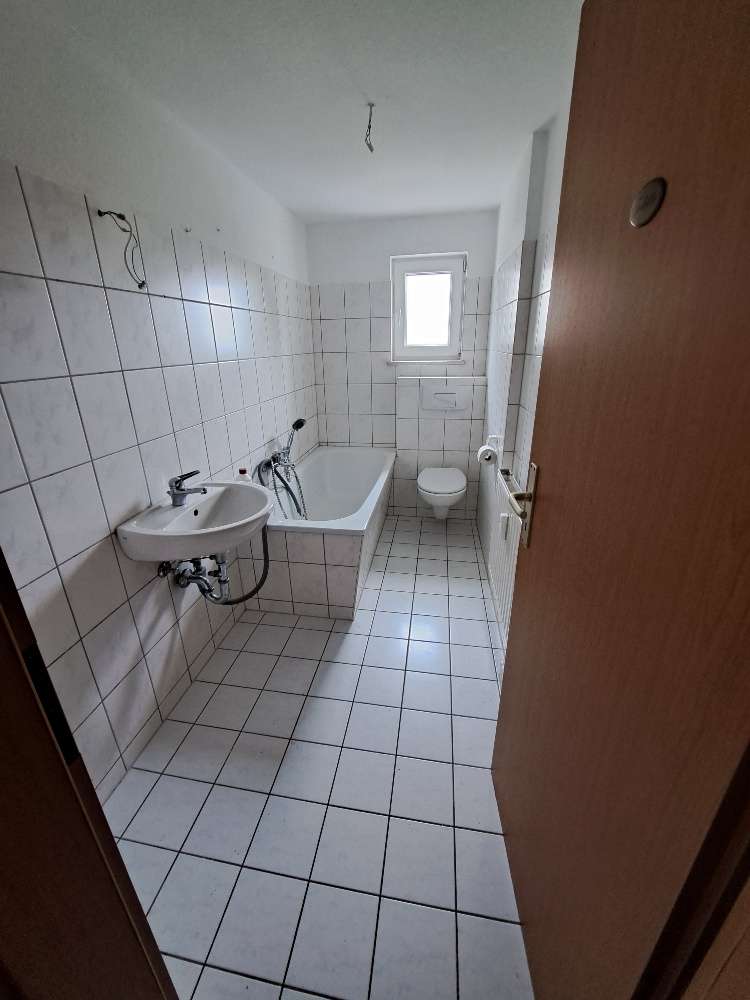 Schnell zugreifen* Schöne helle 3 RaumWE mit Balkon sucht Sie! in Wilkau-Haßlau