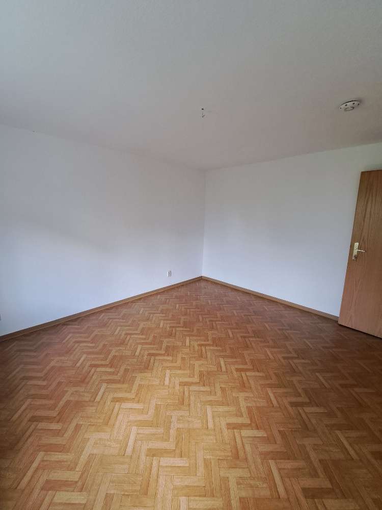 Schnell zugreifen* Schöne helle 4 RaumWE sucht Sie! in Zwickau
